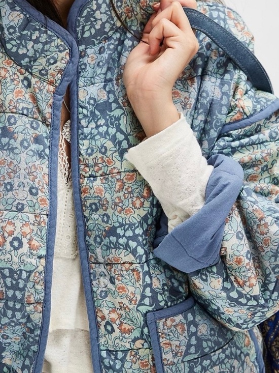 Free People Jackets & Blazers - Free People Chloe Quilted jacket - women’s blue patterned